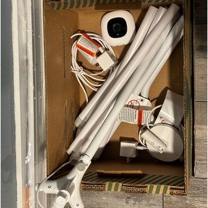 Nanit camera, flex stand and floor stand